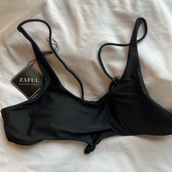 NWT Black bikini top, size large​ - Picture 6 of 9
